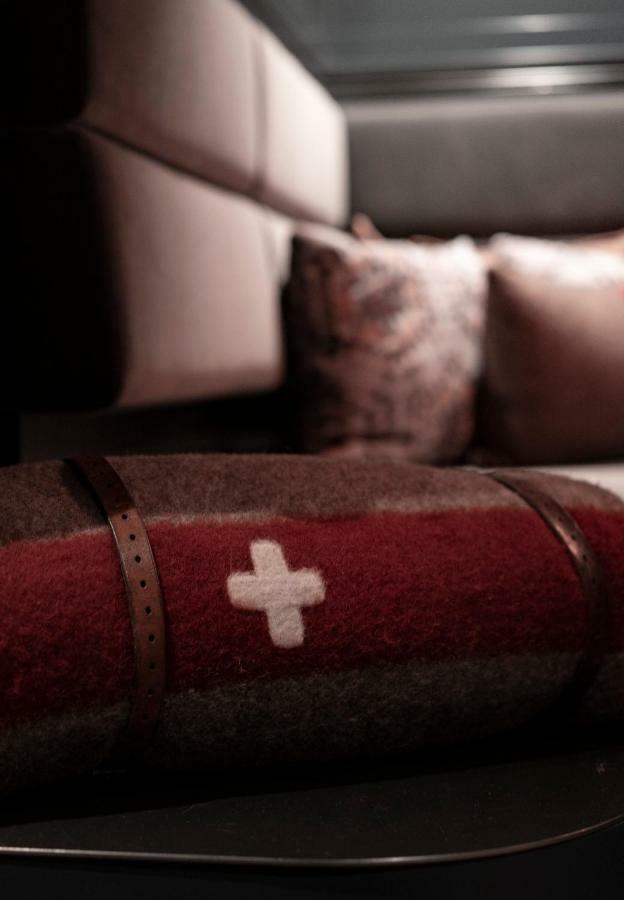 Huus Gstaad 호텔 자넨 외부 사진